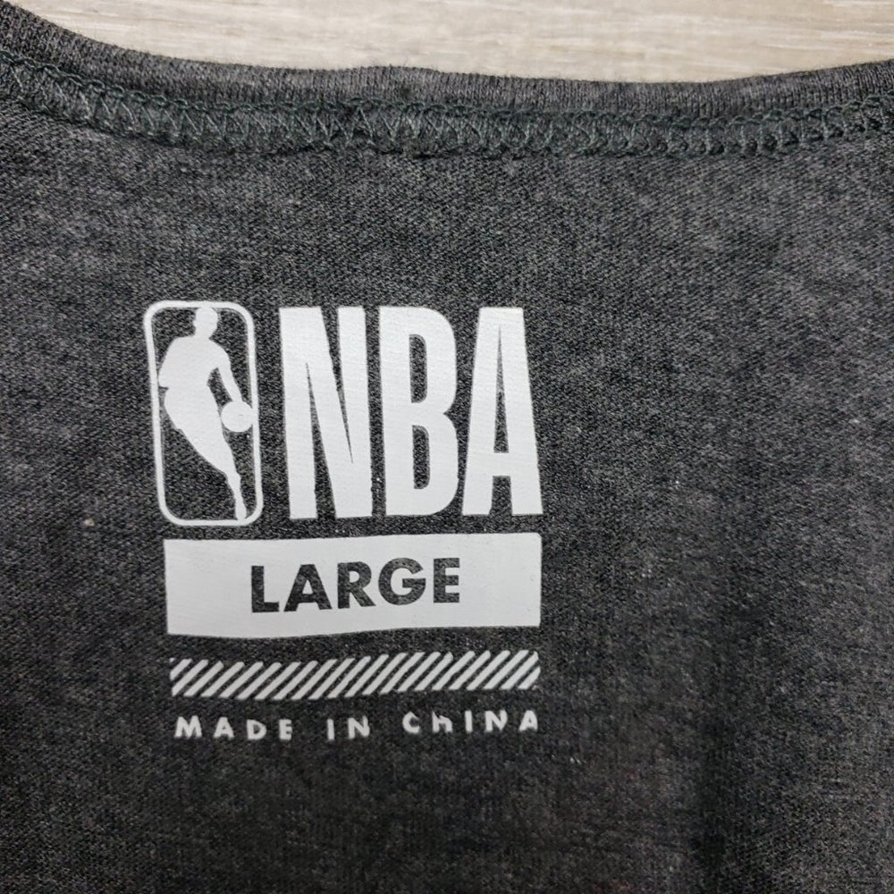 NBA 46  MEN'S  T-SHIRT GREY/RED SIZE LARGE - Picture 8 of 9